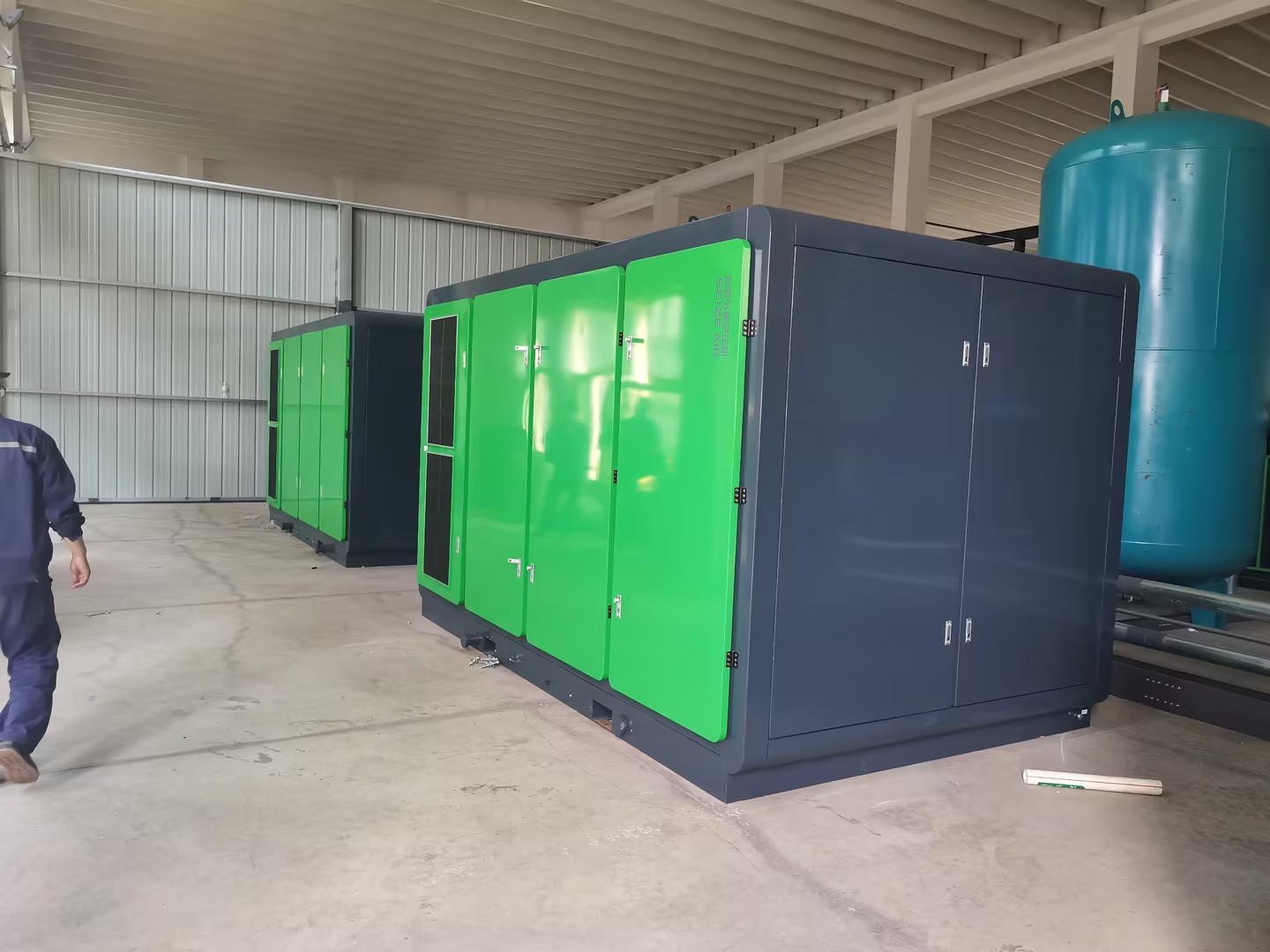 Ауыр жүкті үздіксіз жұмыс істейтін PM VSD төмен қысымды бір сатылы бұрандалы ауа компрессоры